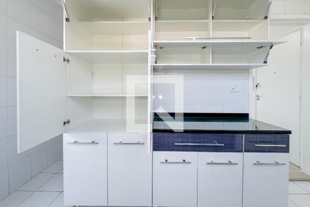 Apartamento à venda com 74m², 2 quartos e 1 vaga Apartamento à venda com 74m², 2 quartos e 1 vagaCozinha - Armários