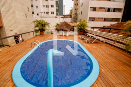 Apartamento à venda com 180m², 4 quartos e 3 vagas Apartamento à venda com 180m², 4 quartos e 3 vagasÁrea comum - Piscina