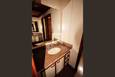 Apartamento à venda com 180m², 4 quartos e 3 vagasbanheiro 1