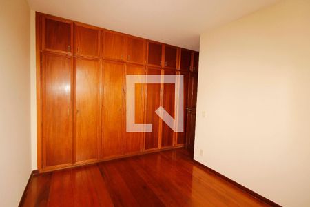 Apartamento à venda com 180m², 4 quartos e 3 vagasquarto 2