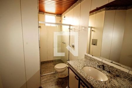 Apartamento à venda com 180m², 4 quartos e 3 vagasbanheiro 1