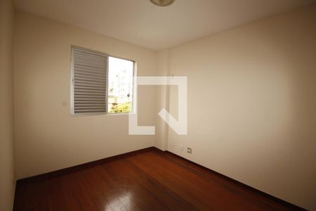 Apartamento à venda com 180m², 4 quartos e 3 vagasquarto 2