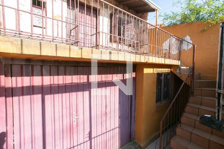 Casa à venda com 100m², 3 quartos e 2 vagas Casa à venda com 100m², 3 quartos e 2 vagasFachada