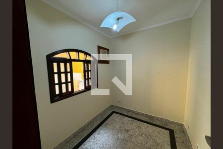 Casa à venda com 131m², 3 quartos e sem vaga