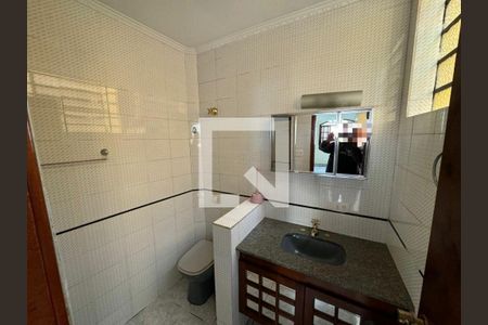 Casa à venda com 131m², 3 quartos e sem vaga