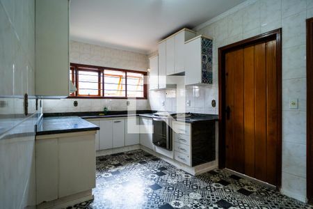 Casa para alugar com 387m², 4 quartos e 6 vagas Casa para alugar com 387m², 4 quartos e 6 vagasCozinha