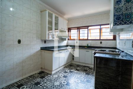 Casa para alugar com 387m², 4 quartos e 6 vagas Casa para alugar com 387m², 4 quartos e 6 vagasCozinha