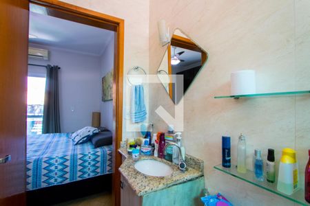 Casa à venda com 78m², 3 quartos e 2 vagasBanheiro do quarto 1