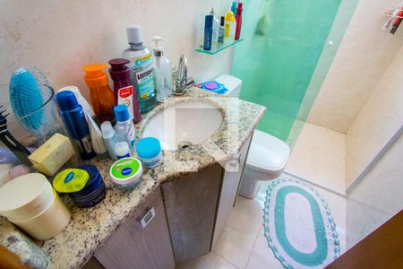 Casa à venda com 78m², 3 quartos e 2 vagasBanheiro do quarto 1