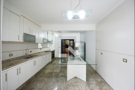 Casa à venda com 250m², 3 quartos e 2 vagascozinha