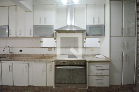 Casa à venda com 250m², 3 quartos e 2 vagasCozinha - Armários