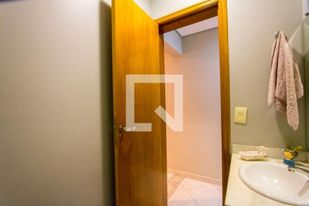 Lavabo de casa à venda com 3 quartos, 230m² em Vila Scarpelli, Santo André