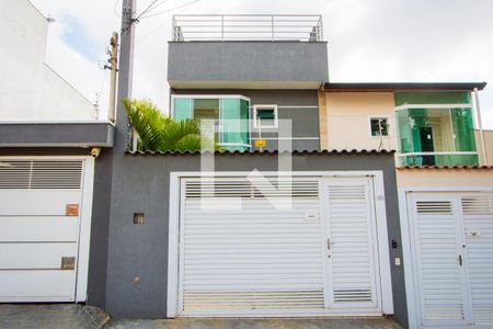 Casa à venda com 230m², 3 quartos e 4 vagasFachada