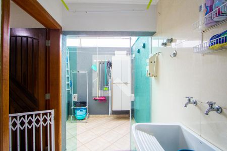 Casa à venda com 230m², 3 quartos e 4 vagasÁrea de serviço