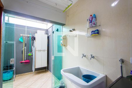 Casa à venda com 230m², 3 quartos e 4 vagasÁrea de serviço