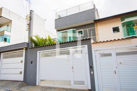 Casa à venda com 230m², 3 quartos e 4 vagasFachada