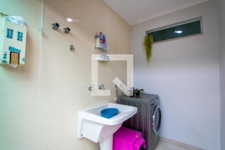 Casa à venda com 230m², 3 quartos e 4 vagasÁrea de serviço