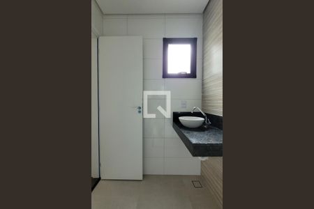 Apartamento à venda com 100m², 2 quartos e 1 vaga Apartamento à venda com 100m², 2 quartos e 1 vagaBanheiro da suíte