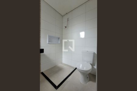 Apartamento à venda com 100m², 2 quartos e 1 vaga Apartamento à venda com 100m², 2 quartos e 1 vagaBanheiro da suíte