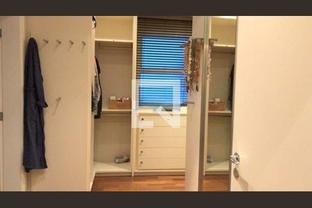 Casa à venda com 530m², 4 quartos e 6 vagas