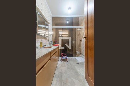 Casa de condomínio à venda com 550m², 5 quartos e 6 vagasBanheiro Social