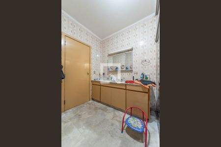 Casa de condomínio à venda com 550m², 5 quartos e 6 vagasBanheiro Social