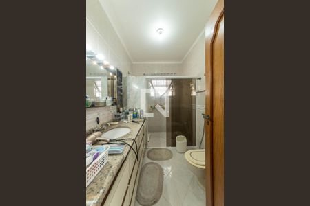 Casa de condomínio à venda com 550m², 5 quartos e 6 vagasBanheiro da Suíte 2