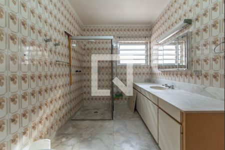 Casa de condomínio à venda com 550m², 5 quartos e 6 vagasBanheiro da Suíte 1