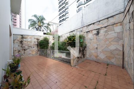 Casa de condomínio à venda com 550m², 5 quartos e 6 vagasQuintal