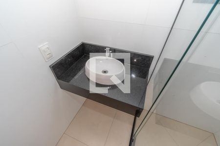 Apartamento para alugar com 73m², 2 quartos e 1 vagaDetalhe Banheiro Corredor