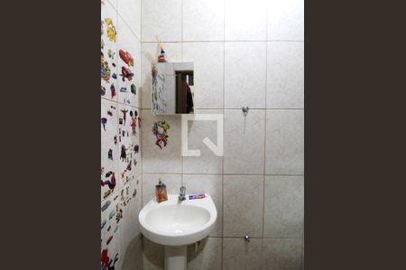 Casa à venda com 108m², 3 quartos e 2 vagasLavabo