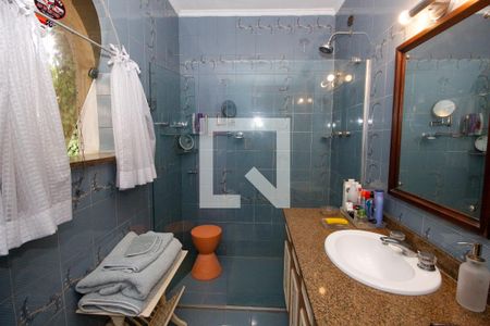 Casa à venda com 1000m², 5 quartos e 7 vagasBanheiro da Suíte 1