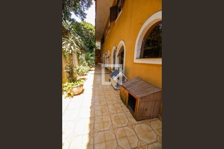 Casa à venda com 1000m², 5 quartos e 7 vagasCorredor
