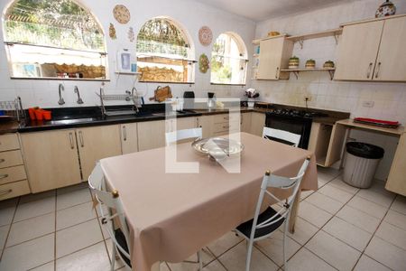 Casa à venda com 1000m², 5 quartos e 7 vagasCozinha