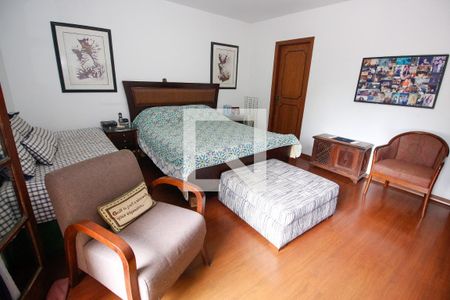 Casa à venda com 1000m², 5 quartos e 7 vagasSuíte 1