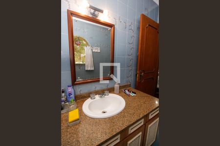 Casa à venda com 1000m², 5 quartos e 7 vagasBanheiro da Suíte 1