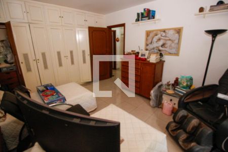 Casa à venda com 1000m², 5 quartos e 7 vagasSuíte 4