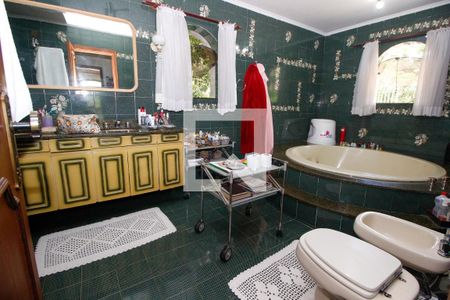 Casa à venda com 1000m², 5 quartos e 7 vagasBanheiro da Suíte 5