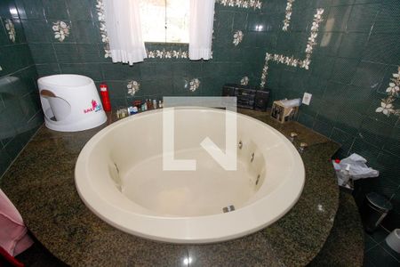 Casa à venda com 1000m², 5 quartos e 7 vagasBanheiro da Suíte 5