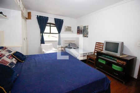 Casa à venda com 1000m², 5 quartos e 7 vagasSuíte 3