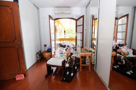 Casa à venda com 1000m², 5 quartos e 7 vagasSuíte 2