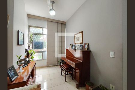 Apartamento para alugar com 130m², 3 quartos e 1 vaga Apartamento para alugar com 130m², 3 quartos e 1 vagaSala