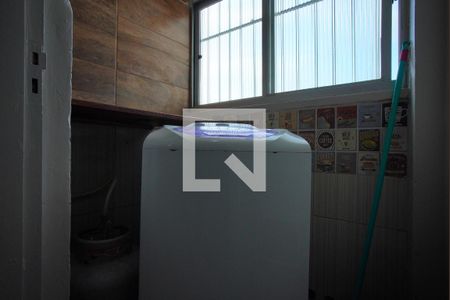 Cozinha e Área de Serviço de kitnet/studio para alugar com 1 quarto, 33m² em Passo D’areia, Porto Alegre