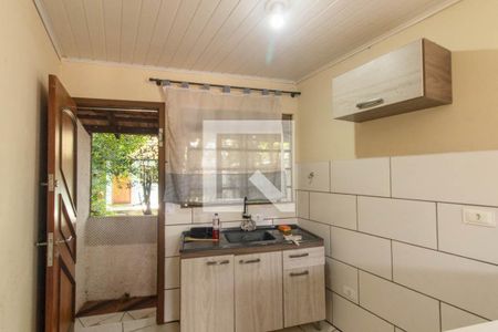 Cozinha de casa para alugar com 1 quarto, 20m² em Novo Mundo, Curitiba