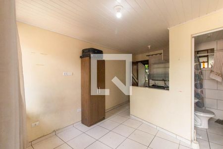 Sala/Quarto de casa para alugar com 1 quarto, 20m² em Novo Mundo, Curitiba