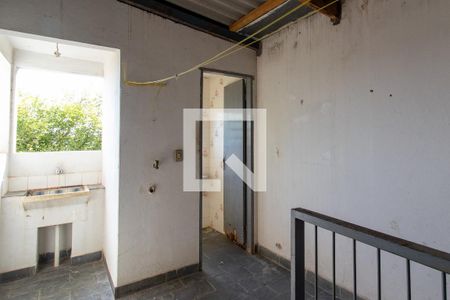 Casa à venda com 385m², 2 quartos e 4 vagas Casa à venda com 385m², 2 quartos e 4 vagasvaranda