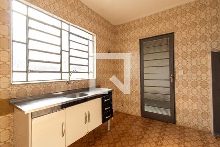 Casa à venda com 385m², 2 quartos e 4 vagas Casa à venda com 385m², 2 quartos e 4 vagasCozinha