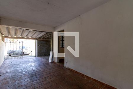 Casa à venda com 385m², 2 quartos e 4 vagas Casa à venda com 385m², 2 quartos e 4 vagasGaragem
