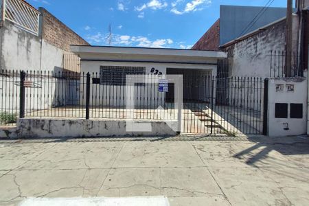 Casa à venda com 100m², 3 quartos e 2 vagasFachada