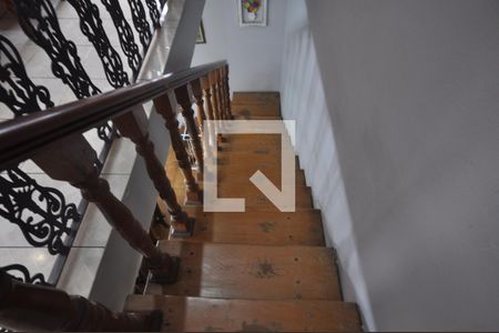 Casa à venda com 157m², 3 quartos e 2 vagasEscada